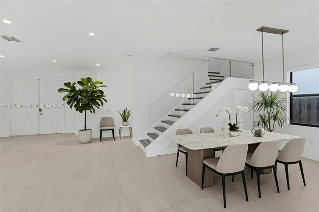 Building Photo - 8725 NW 102nd Ct