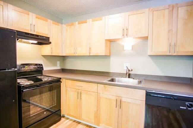 Building Photo - Spacious Two Bedroom in Heart of Buckman!