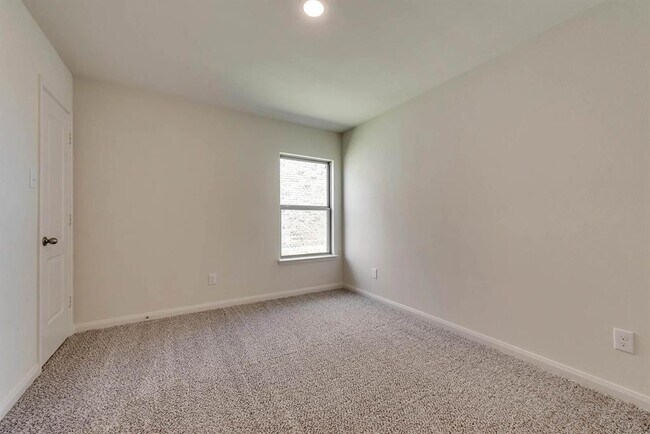 Building Photo - 3109 Killam Rd