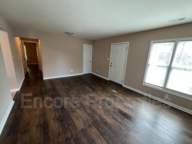 Building Photo - 2532 S Roxboro St