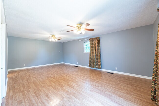 Building Photo - 1314 Goldleaf St