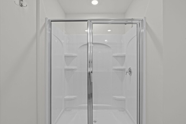 Building Photo - Stunning 5 Bedroom Home with a Fully Fence...