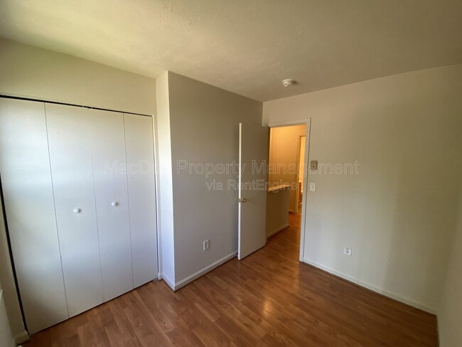 Building Photo - 624 Highview Ct