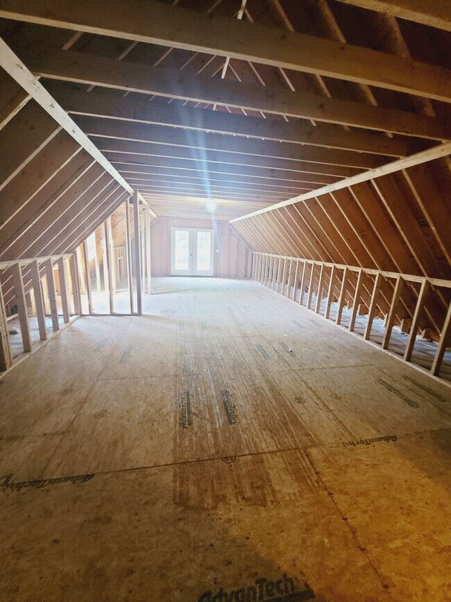 Building Photo - Beautiful Brick Ranch in Campbell County