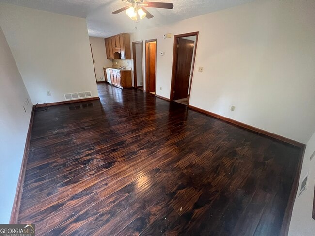 Building Photo - 982 Locust Dr NE