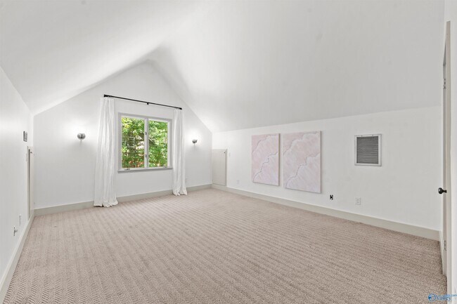 Building Photo - 7705 Foxfire Dr SE