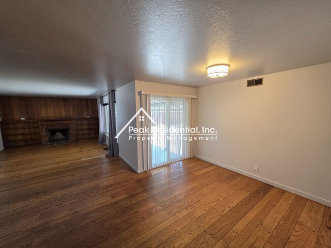 Building Photo - Very Nice 3bd/1.5ba House!
