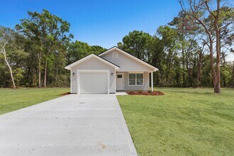 Building Photo - 3 bed 2 bath NEW CONSTRUCTION for RENT!