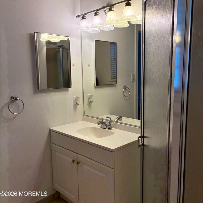 Building Photo - 310 Heather Croft