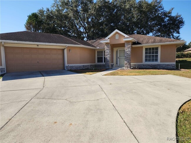 Building Photo - 2595 N Brentwood Cir