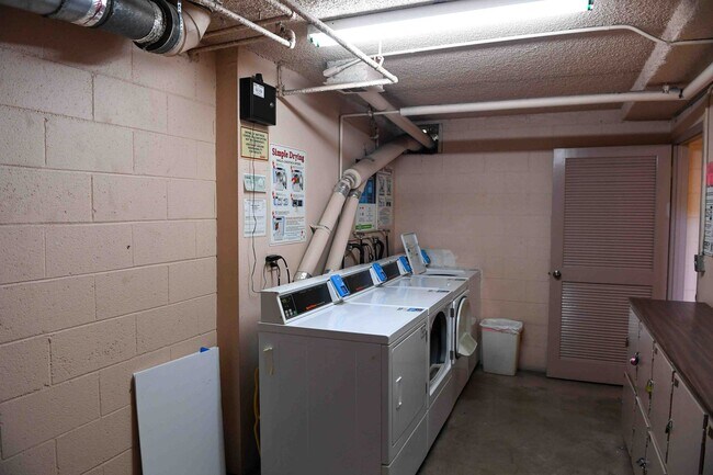 Building Photo - A Charming Westside Rental