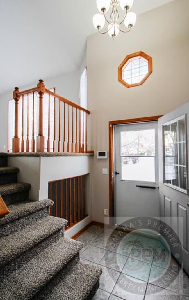 Building Photo - Comfortable and Cozy 3 Bedroom/2 Bath Home