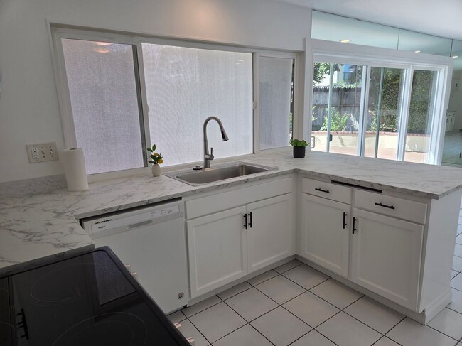 Building Photo - 14671 Kimberly Cir