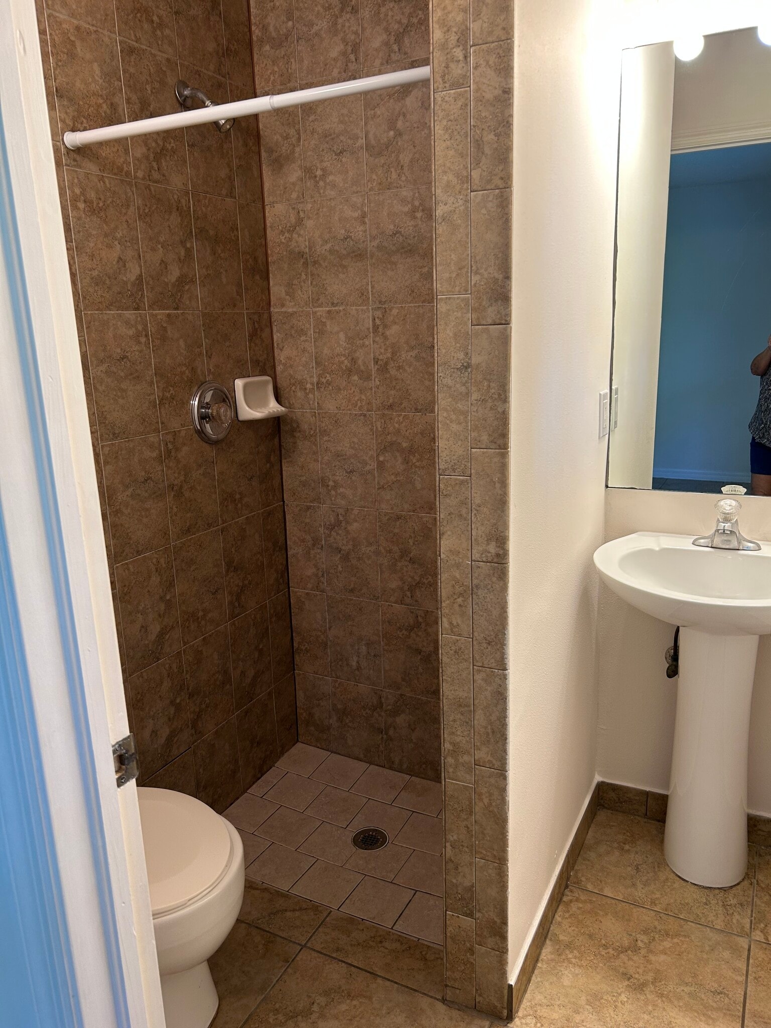 Master bath - 2677 SE Delmar St