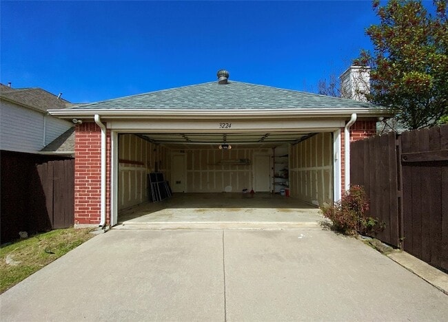 Building Photo - 3224 Heatherbrook Dr