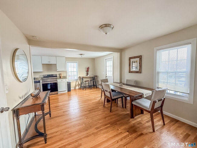 Building Photo - 20 Andrews St