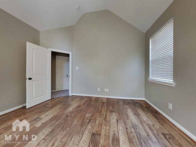 Building Photo - 118 Cheswood Forest Dr