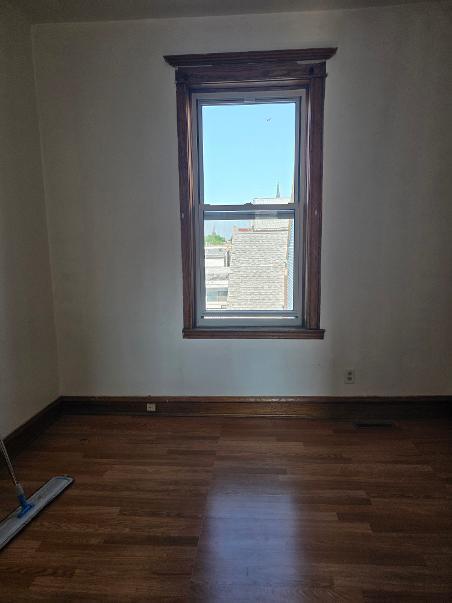 Building Photo - 931 W 31st St
