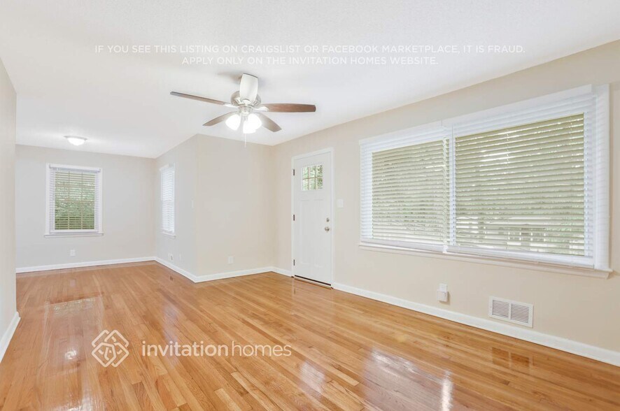 Building Photo - 317 Bromack Dr SE