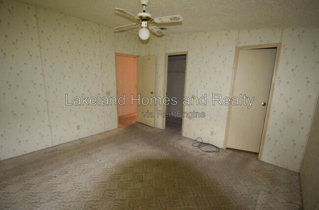 Building Photo - 1762 Fox Hill Dr