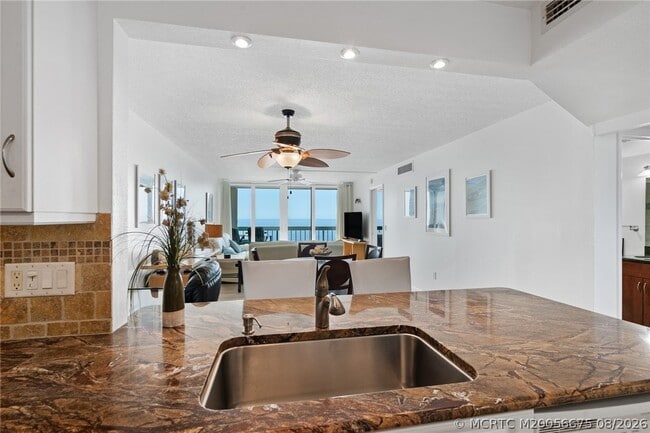 Building Photo - 9940 S Ocean Dr