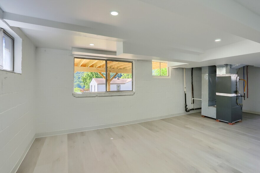 Building Photo - 1311 Midland Beaver Rd