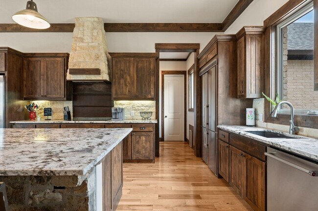 Building Photo - 248 Howard Rd