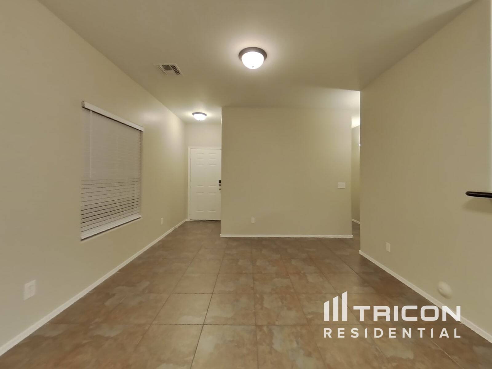 Building Photo - 36085 N Mirandesa Dr