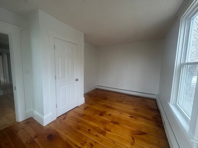 Building Photo - 1 Chapel Pl