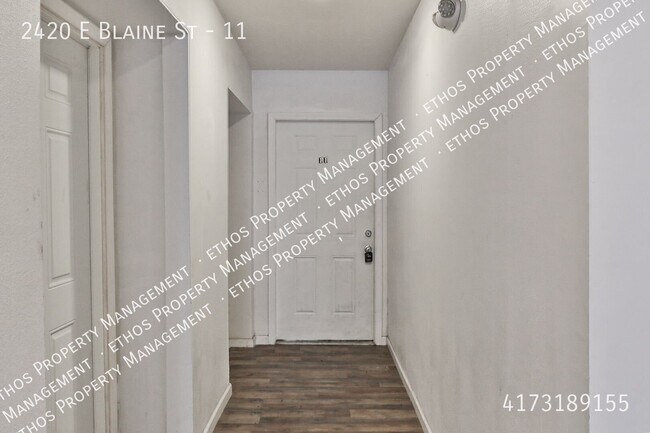 Building Photo - 2420 E Blaine St