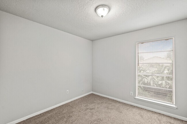 Building Photo - 2922 Hunters Glen Dr