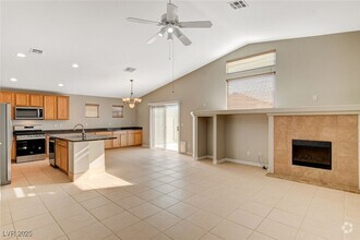 Building Photo - 1125 E Azure Ave