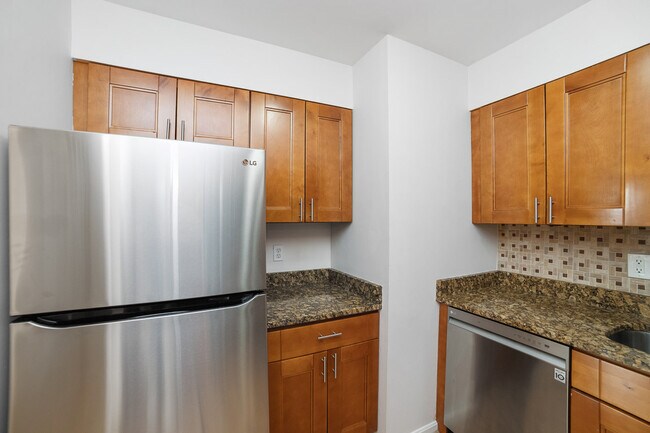 Building Photo - 6145 Edsall Rd