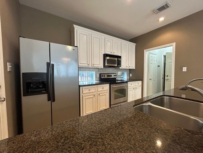 Building Photo - 2030 Bailey St