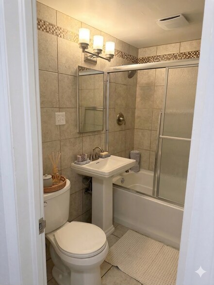 Building Photo - 1213 Gordon Ave