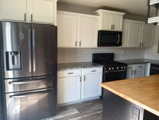 Building Photo - Spacious 4-Bedroom Home with 3 Full Baths in Swartz Creek