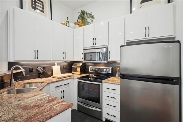 Building Photo - 2201 Wolf St