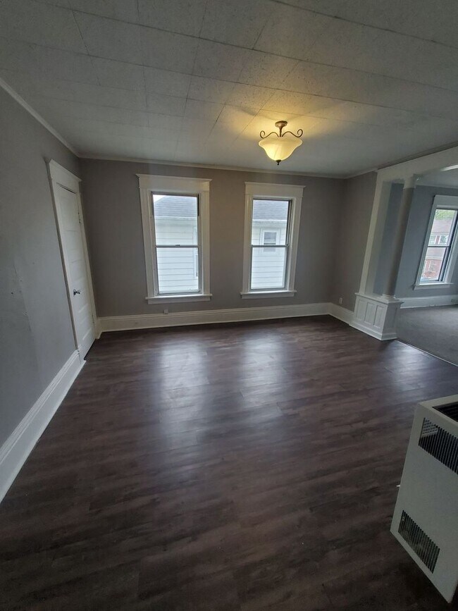 Building Photo - 509 Parkview Dr
