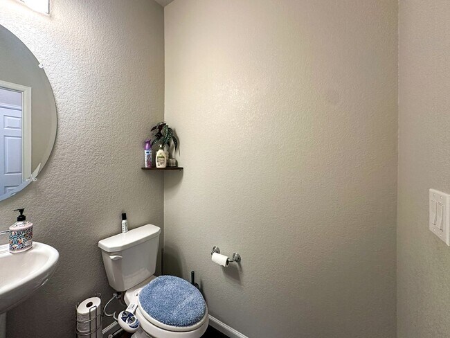 Building Photo - Meadowlark serene 4bd retreat