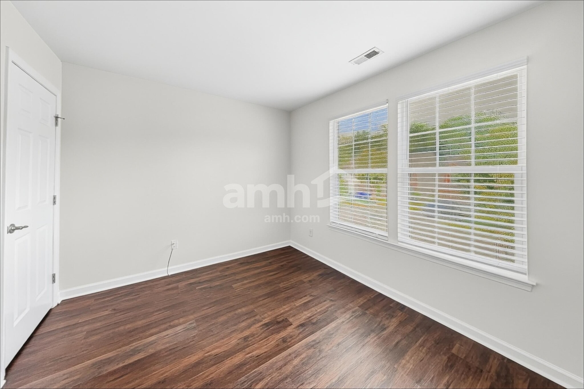 Building Photo - 7923 Suttonview Dr