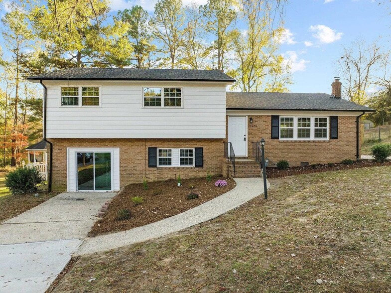 Building Photo - 2404 Southern Dr