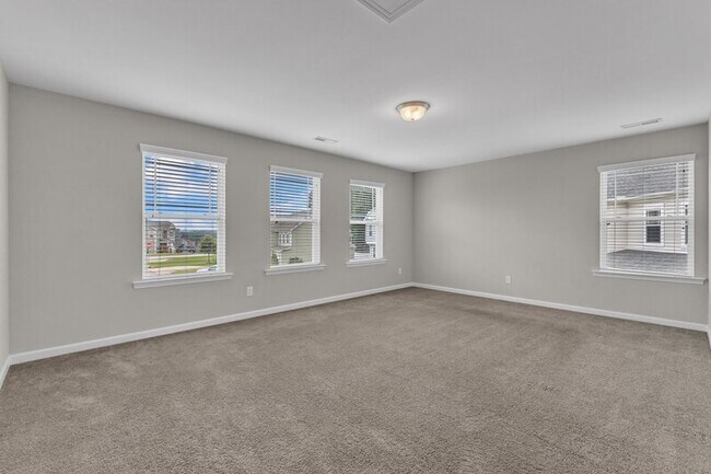 Building Photo - 4701 Kia Dr