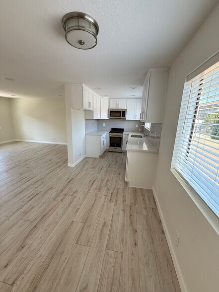 Building Photo - 1011 San Rafael Ave