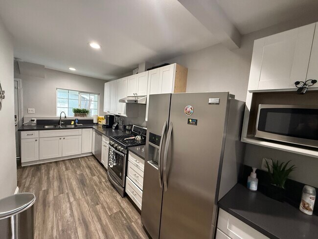 Building Photo - 1108 Orange Ave