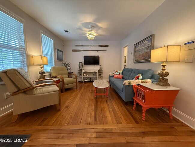 Building Photo - 2717 Oaklawn Ave