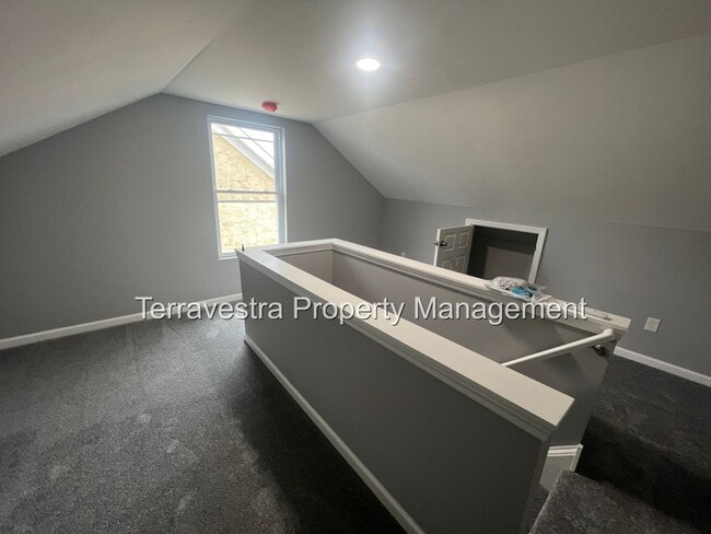 Building Photo - 440-442 S Barber Ave