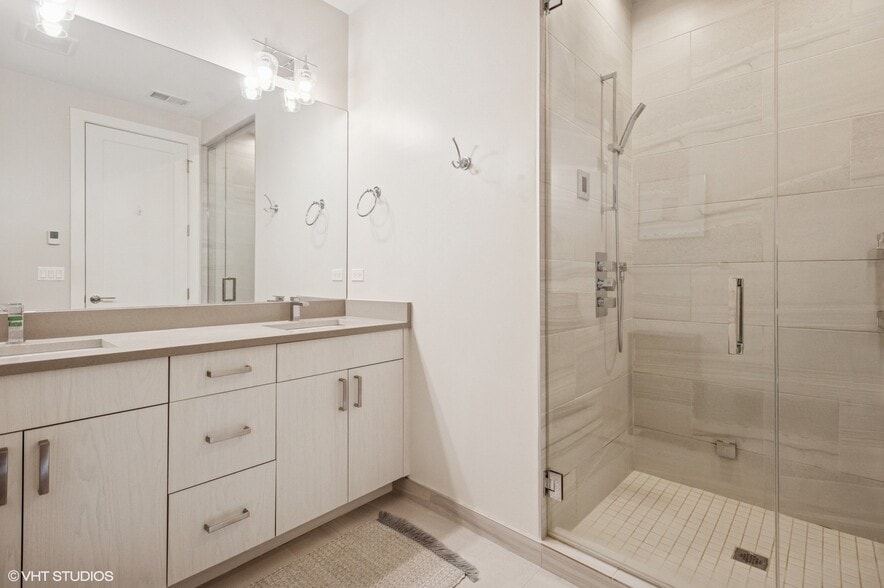 Building Photo - 1753 N Kedzie Ave