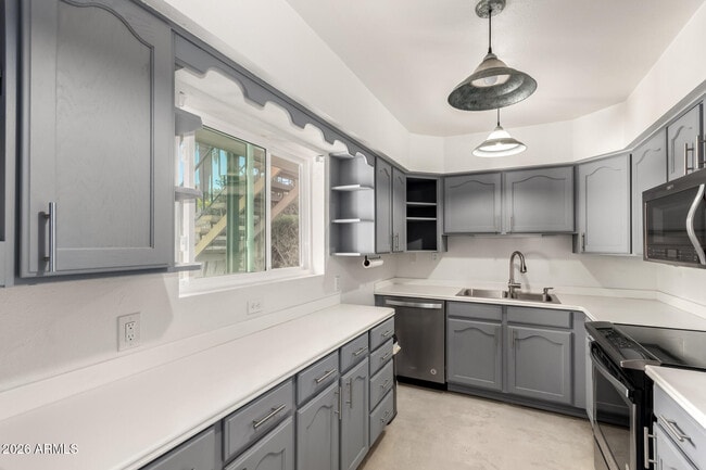 Building Photo - 3655 N 5th Ave