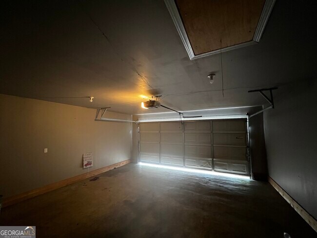 Building Photo - 1059 Commons Ct