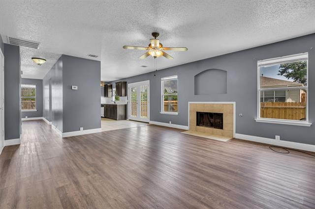 Building Photo - 901 Greenbend Dr